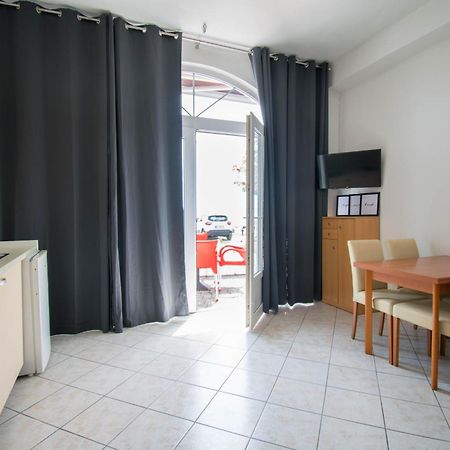 Apartments Manuela - Baška Voda エクステリア 写真