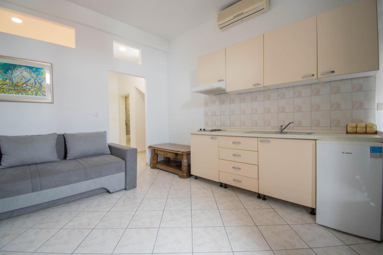 Apartments Manuela - Baška Voda エクステリア 写真