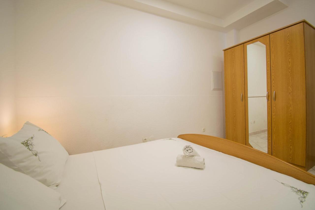 Apartments Manuela - Baška Voda エクステリア 写真